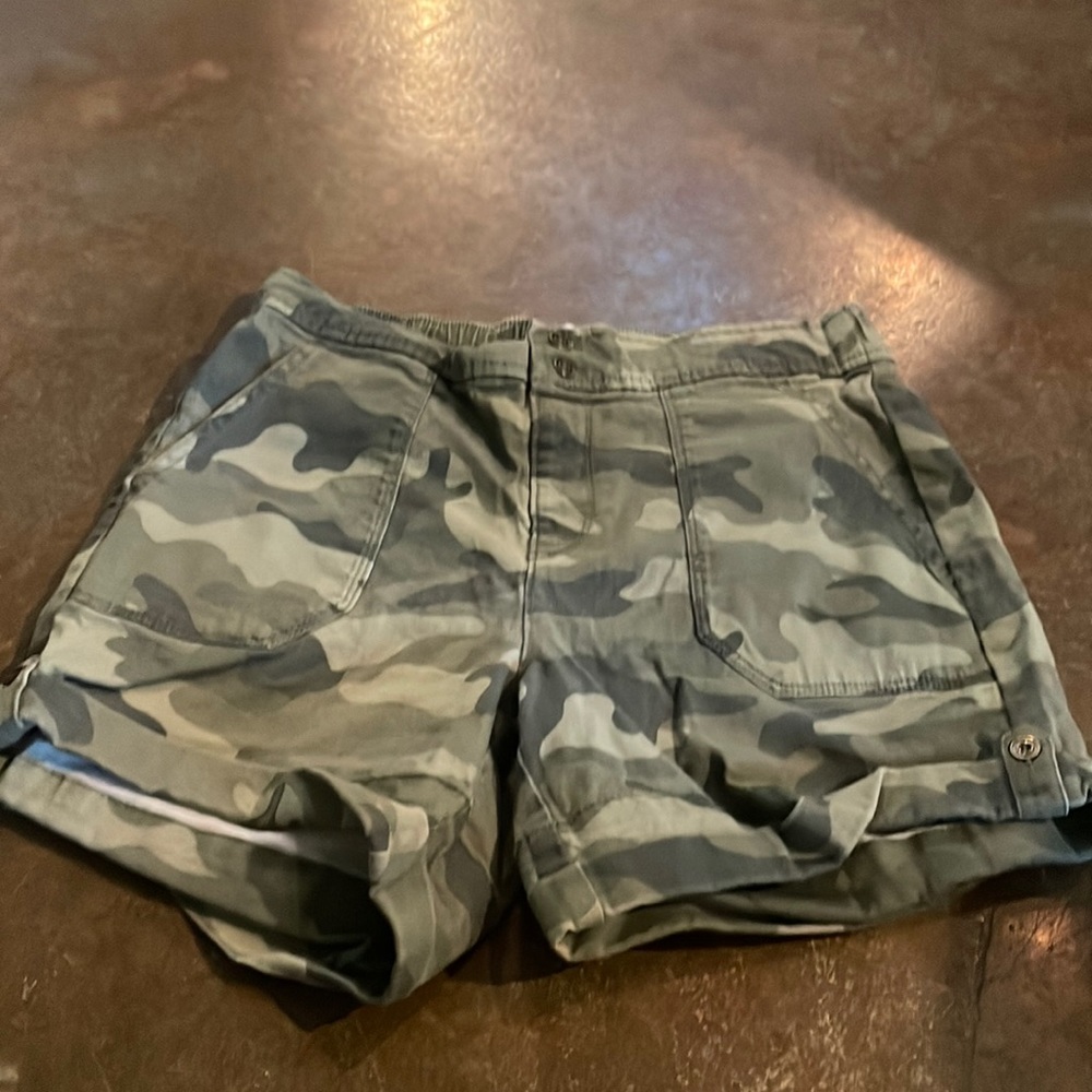 Girls camp shorts, size 14-16 Old Navy